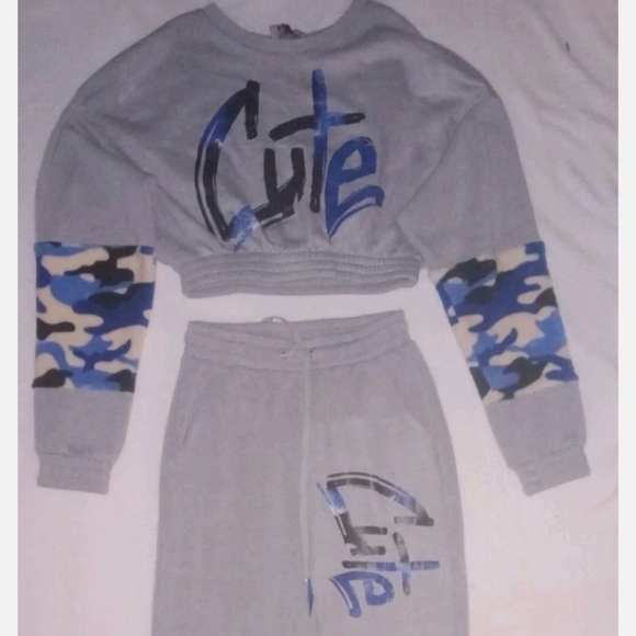 unbranded Pants - Grey Women's Cropped Jogger Set with Blue Camo Accents